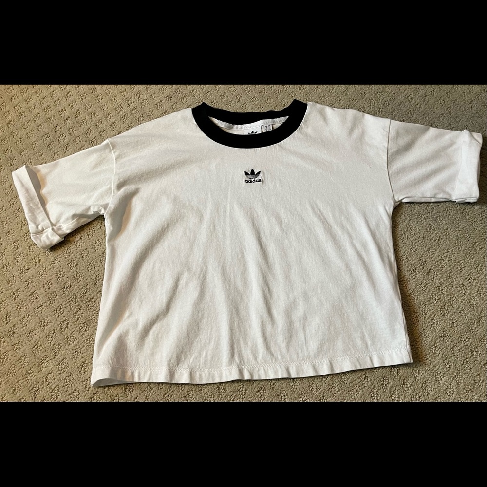 Short sleeve adidas Tee